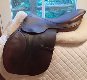 17.5" Beval Devon Saddle - 5" dot to dot