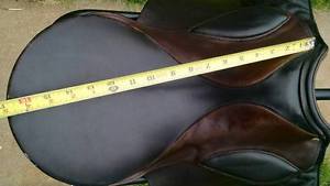 Courbette Vision English Saddle 17"