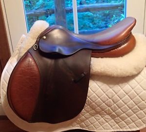 17" Nelson Pessoa Saddle - 4.5" dot to dot