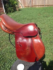 Older Model 31Cm Stubben Edelweiss Close Contact Jumping Saddle 17"