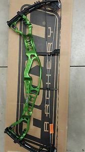 2015 HOYT PRO EDGE ELITE LEFT HAND 60/30.5 MEAN GREEN TARGET