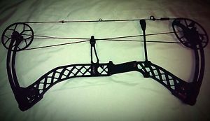 2015 Mathews Creed XS Black R.H. 28" 60/70 lb