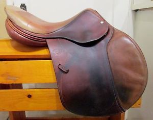 2004 Devoucoux Biarritz Jumping Saddle 17  ( OUT ON TRIAL )