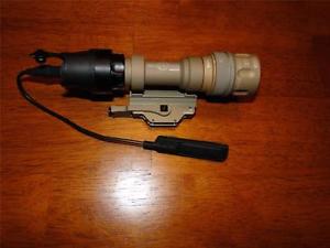 NEW Surefire M952V-TN Desert Tan LED Tactical White Light & IR Out w/ M93 Mount