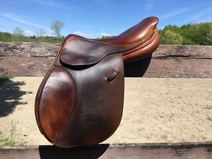 Beval LTD 2 Close Contact Jumping Saddle 17 Med/Wide Tree long flap