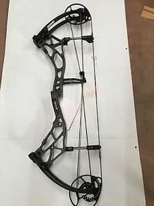FRED BEAR ARENA 30 COMPOUND BOW