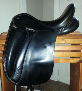 Custom Saddlery Wolfgang Dressage Saddle 17", Black