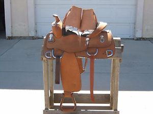 ROYAL KING ROUGHOUT TRAINING SADDLE 16.5" W/ LOTS OF EXTRAS AND FREE SHIPPING