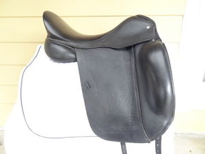 18"MW - Adjustable CUSTOM SADDLERY Advantage Dressage saddle IMMACULATE!