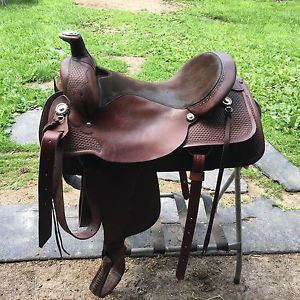 circle y roping saddle 17 Inch