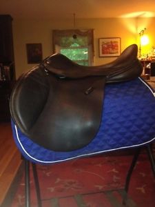 17.5 Very Lightly Used Patrick Jump saddle, medium fit tree