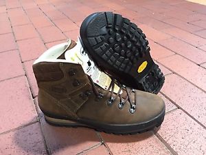 Meindl Borneo 2 MFS Herren 2796-10 Größe 44,5 neu und Ungetragen