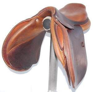 17" CWD SE02 MODEL SADDLE (S99102035) GOOD CONDITION !! - XVD