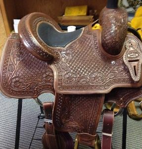 Connolly Saddlery Lite All Around-Barrel Race/Roping Saddle. 13" Seat.