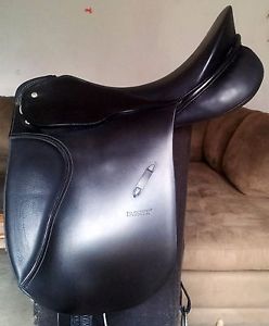 Passier Optimum 17,5" luxury dressage saddle.