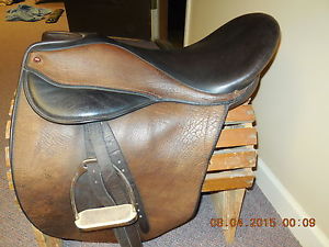 Lovatt & Ricketts Cutback Saddleseat Buffalo Hide saddle 21"