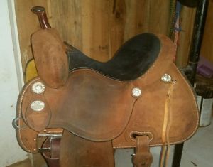 14 inch Martin Crown C Barrel Saddle