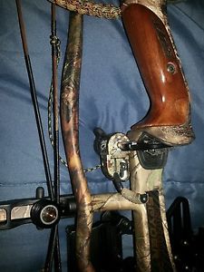 Hoyt compound bow
