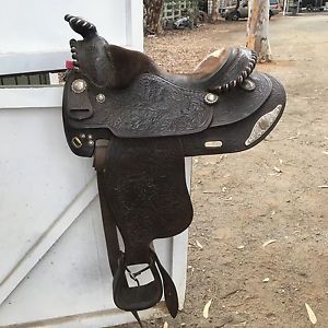 Incredible Broken Horn Round Skirt 16 Western Saddle