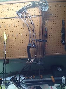 Hoyt Defiant Turbo Harvest brown Ridge reaper camo limbs RH #2 70lbs