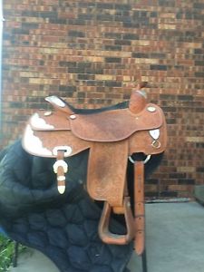 Showman show saddle