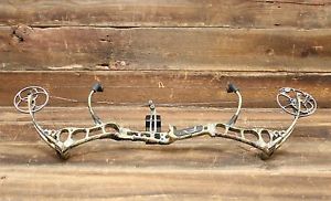 Bear Anarchy RH, 60lb Draw Weight, 28" Draw Length, Realtree APG