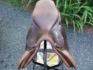 Pessoa 17.5" A/O XCH brown saddle with extra Ovation gullets and saddle cover