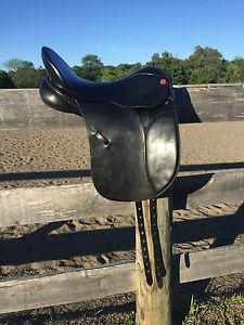Original Comfort Albion Dressage Saddle, Medium Wide, 17.5