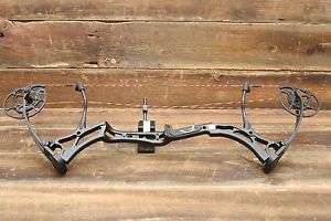 Bear Method RH, 70lb Draw Weight, 26.5"-29" Draw Length, Matte Black Finish