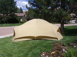 USED BUT IN GREAT CONDITION 6 PERSON MOSS "TRILLIUM" TENT, VERY COLLECTABLE