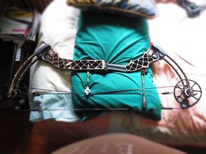 Mathews Chill Compound Bow Right Handed 28" 60-70 # camo