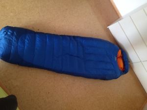 Mountain Equipment Glacier 1000 Daunenschlafsack wie neu Regular / Zipper Links