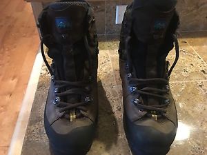 Meindl Hiking Boots Size 9