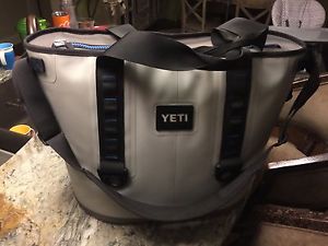 Yeti Hopper 30 Great Condition.