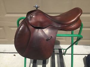 Bates Caprilli Close Contact Saddle 17.5