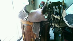 Teskey Barrel Saddle 15"