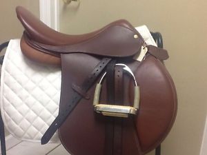 HDR Advantage All Purposr Saddle w/ HDR Leathers and Stirrup Irons 17"