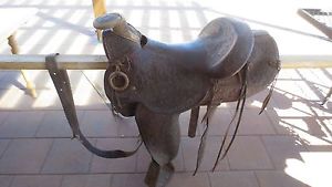 R. Lloyd Davis Saddle Sheridan, Wyoming Western Saddlemaker 16"