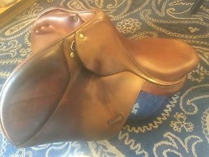 Amerigo Saddle 16.5" Med Wide tree Beautiful Saddle Great Condition!!