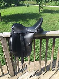 18" Trilogy Verago Dressage Saddle, XW