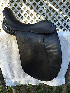 Balance International Nexus Dressage Saddle black