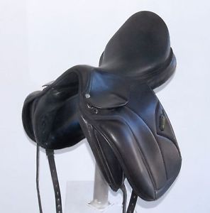 17.5" AMERIGO DRESSAGE SADDLE (S99033038)FULL CALF. GOOD CONDITION!! - XVD