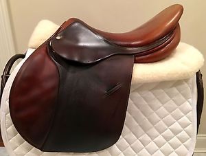 17.5" CHILDERIC SADDLE VERY GOOD CONDITION!!
