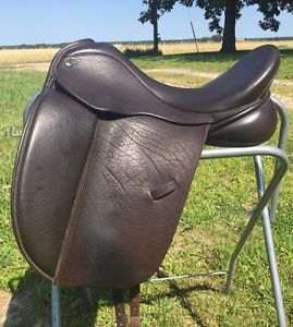 18" M Ideal Suzannah Brown Dressage Saddle