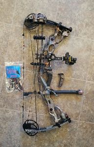 Hoyt Carbon Spyder 30 right hand realtree, #3 cams 60-70#