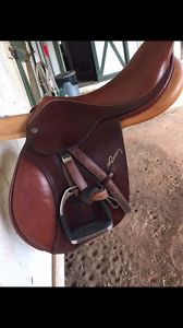 Pessoa A/O Close Contact 17" Great condition