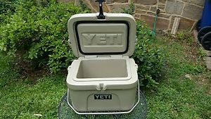 YETI ROADIE- HARD TO FIND- 15QT