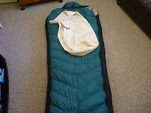 CABELAS ALASKAN GUIDE SLEEPING BAG "MUMMY" STYLE