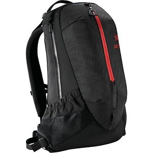 Arcteryx Arro 22 Backpack Black / Diablo Red 22L