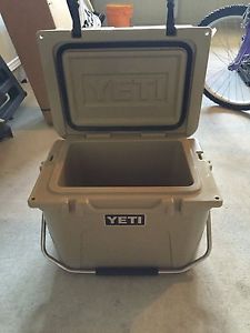 Yeti Roadie Cooler 20 QT Tan